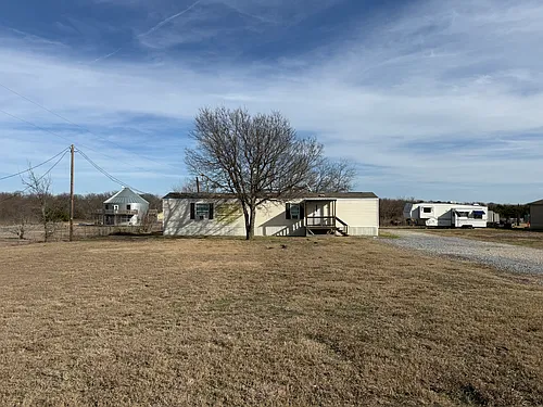 9879 Private Road 5377 Photo 1