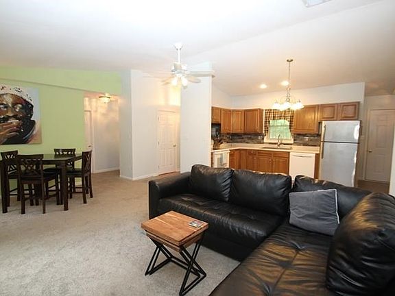 2nd image of 212 N Redwood Ln