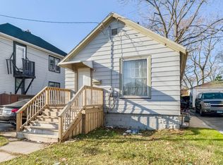 1212 S Memorial Dr, Racine, WI 53403