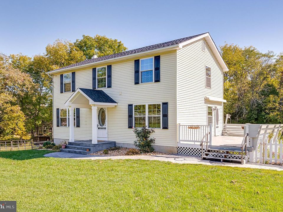 1st image of 372 Whispering Echos Dr