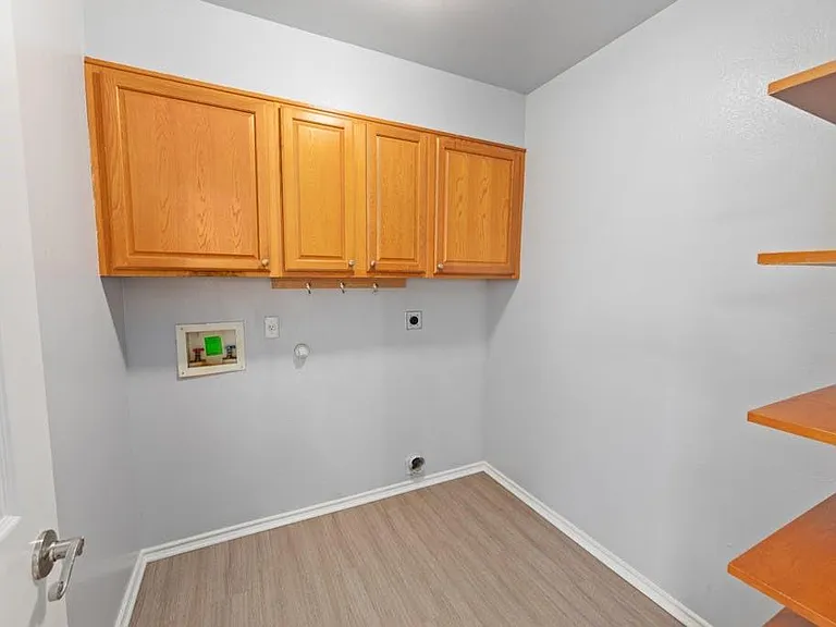 12816 Dwight Eisenhower St — Photo 14