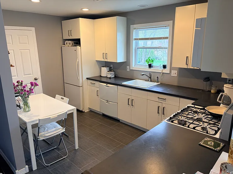 124 S 15th Ave #2 — Photo 5