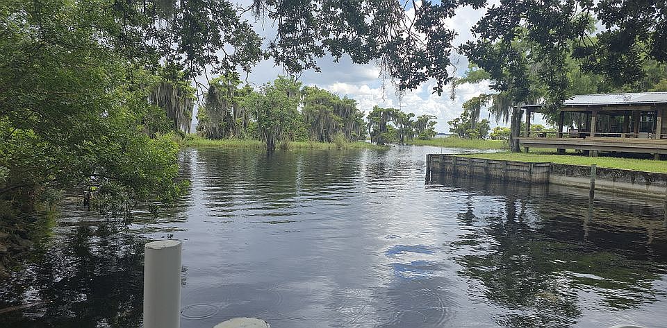 Lake view/Boat Dock/Deck