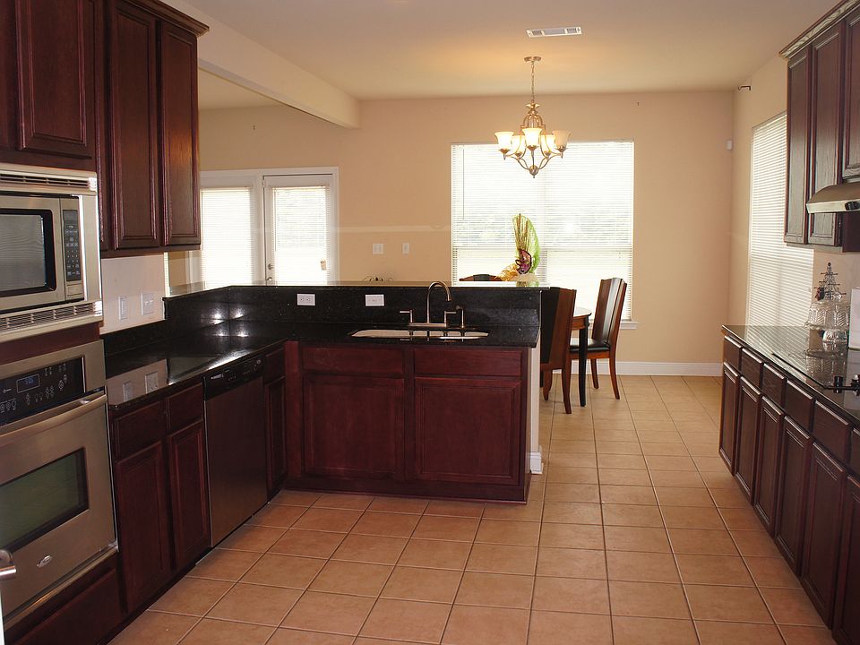 2nd image of 9501 Laurel Oak Ln