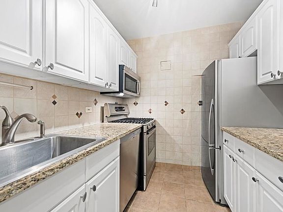 5th image of 345 E 80th St APT 28D