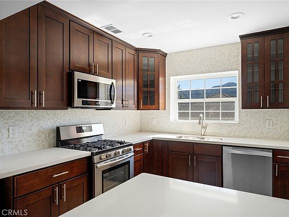 3rd image of 2930 Mayfield Ave #2930