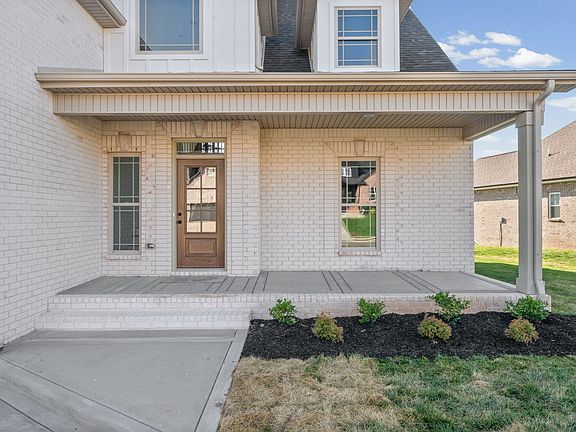 3rd image of 526 Foxglove Ln