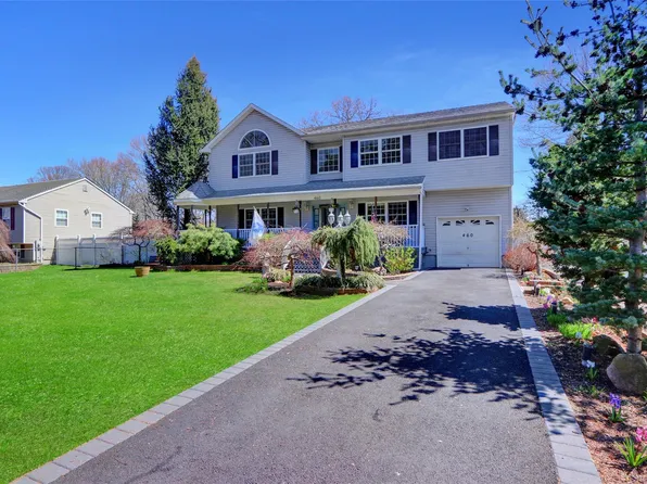 460 Glen Drive, Shirley, NY 11967