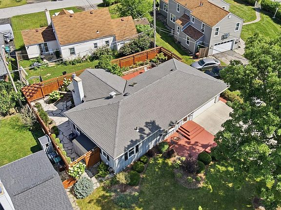 2nd image of 202 S Westwood Dr