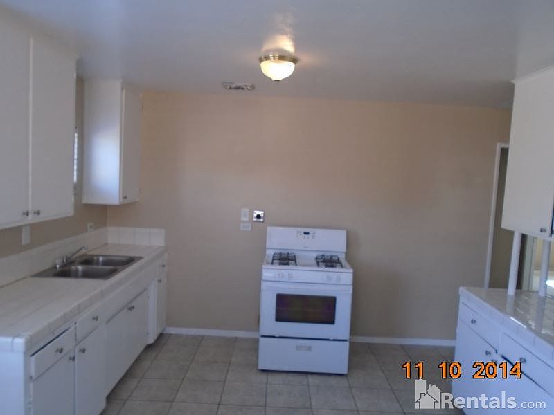 2nd image of 914 6th St