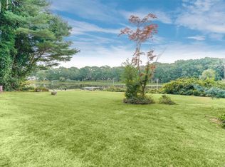 4 Lake Dr, Middle Island, NY 11953