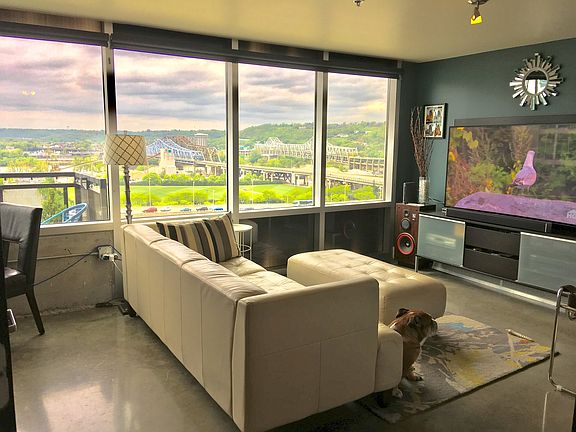 4th image of 353 W 4th St #608