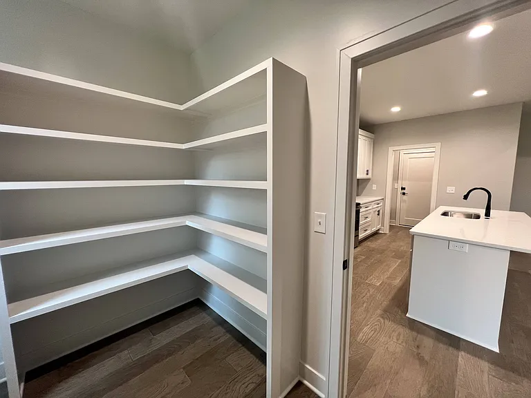 1533 SW Hedgewood Ln — Photo 16