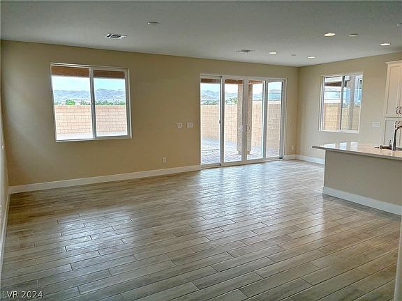 3rd image of 3883 Painted Lady Ave