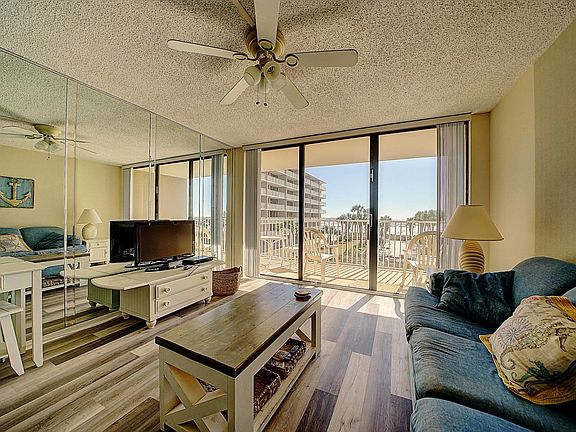 4th image of 7205 Thomas Dr Unit B208