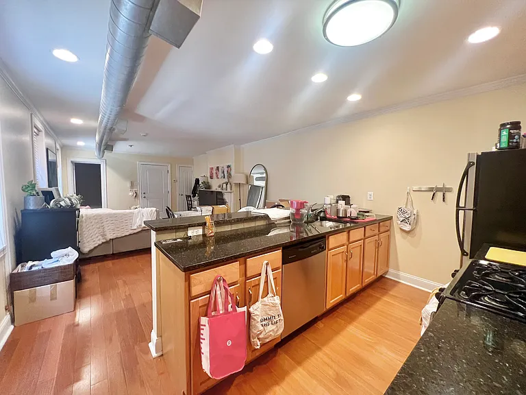 1526 Pine St #1B — Photo 9