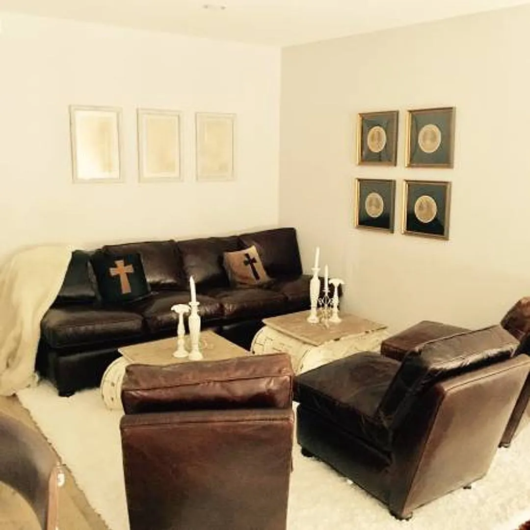 This is a great opportunity to rent a 2 bedroom at a competitive price in Tarzana. — Photo 3