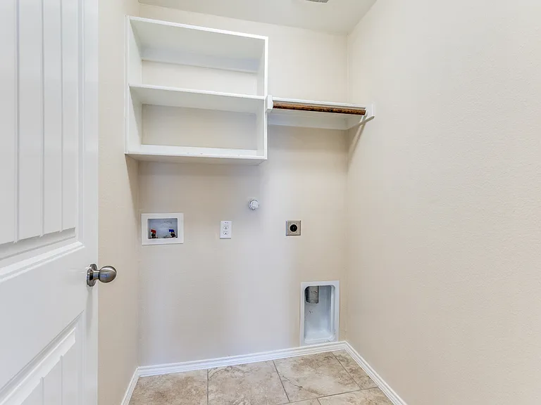 520 Pollyann Trl — Photo 14