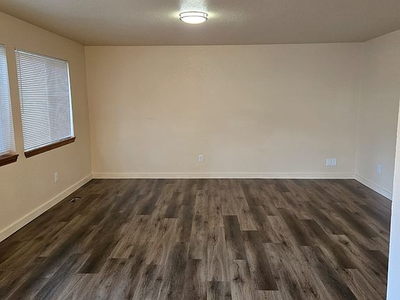 5th image of 7105 Lower Ridge Rd