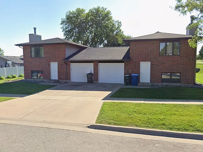 804-806 Heartland Hills Dr — Photo 1