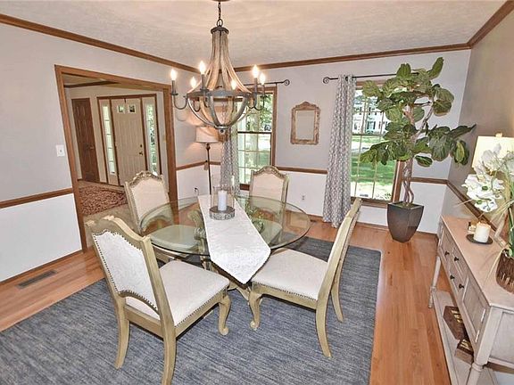 3rd image of 266 Brentwood Dr