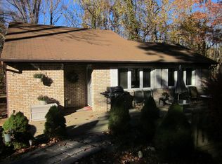 4 Lake Dr, Mendham, NJ 07945