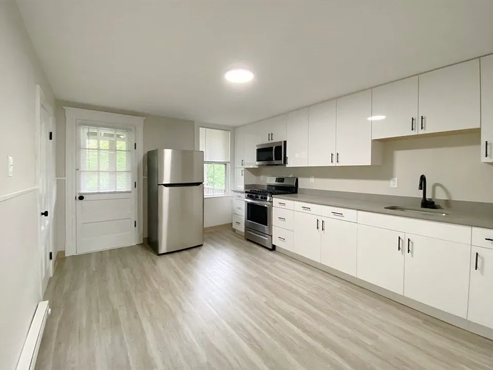 124 Trenton St #2