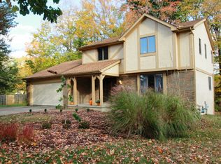 8721 Ramblewood Ct NW, Pickerington, OH