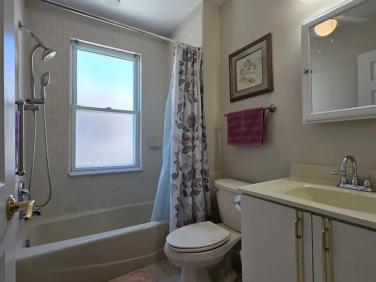 34 N Montgomery Ave — Photo 14