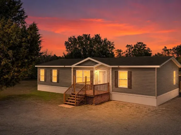 2442 Pinewood Dr, Chipley, FL 32428