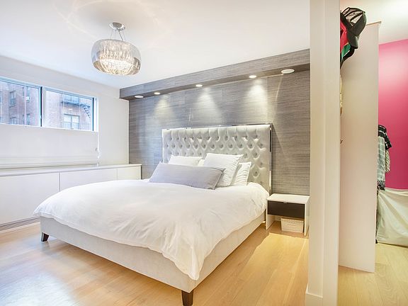 4th image of 300 E 71st St #2PR