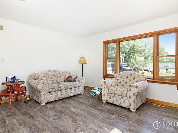 4th image of 21156 47th St