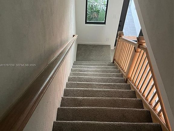 5th image of 2526 Pierce St #12