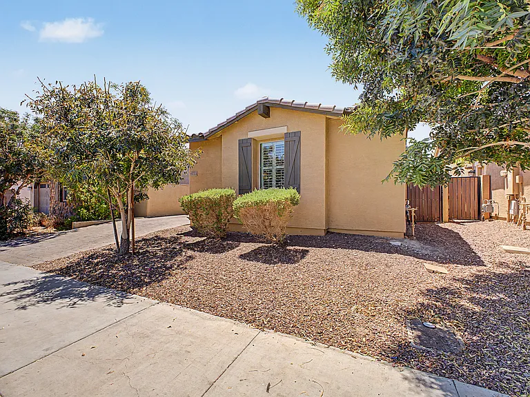 19723 W Heatherbrae Dr — Photo 2