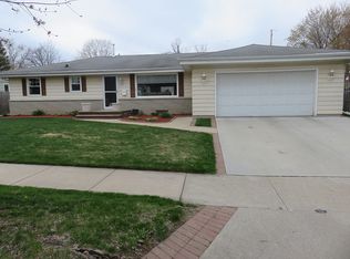 2509 Oakwood Ct, Appleton, WI 54911