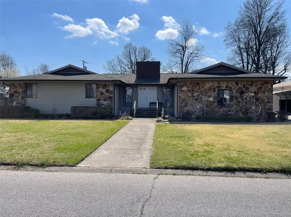 507 W 6th St, Portageville, MO 63873