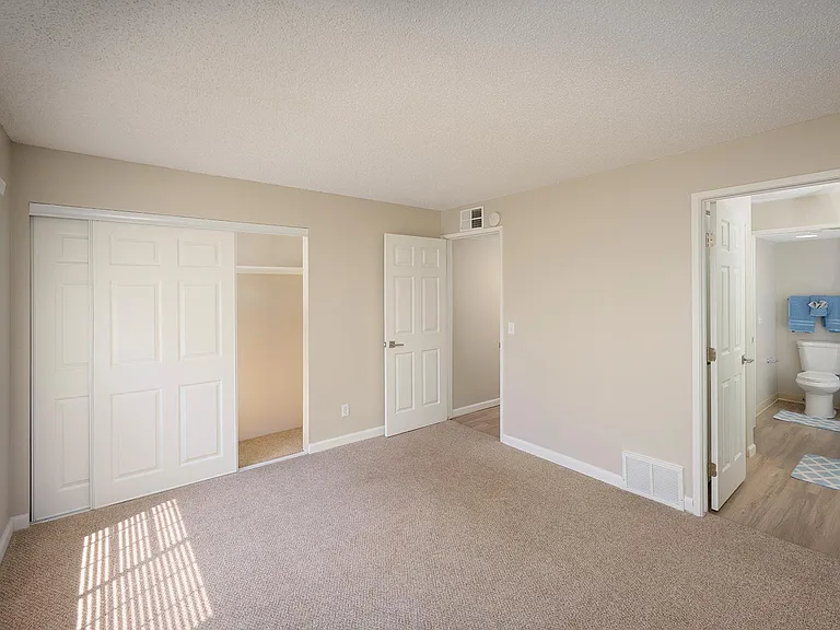 Quail Cove Apartments — Photo 23