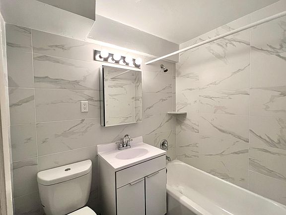3rd image of 189-4 64th Ave Floor 5