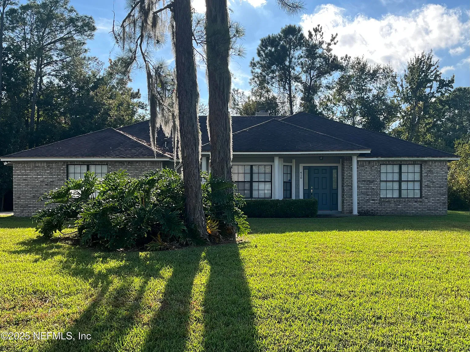 3 bed, 2.0 bath, 1816 sqft, $2,150 — Photo 1