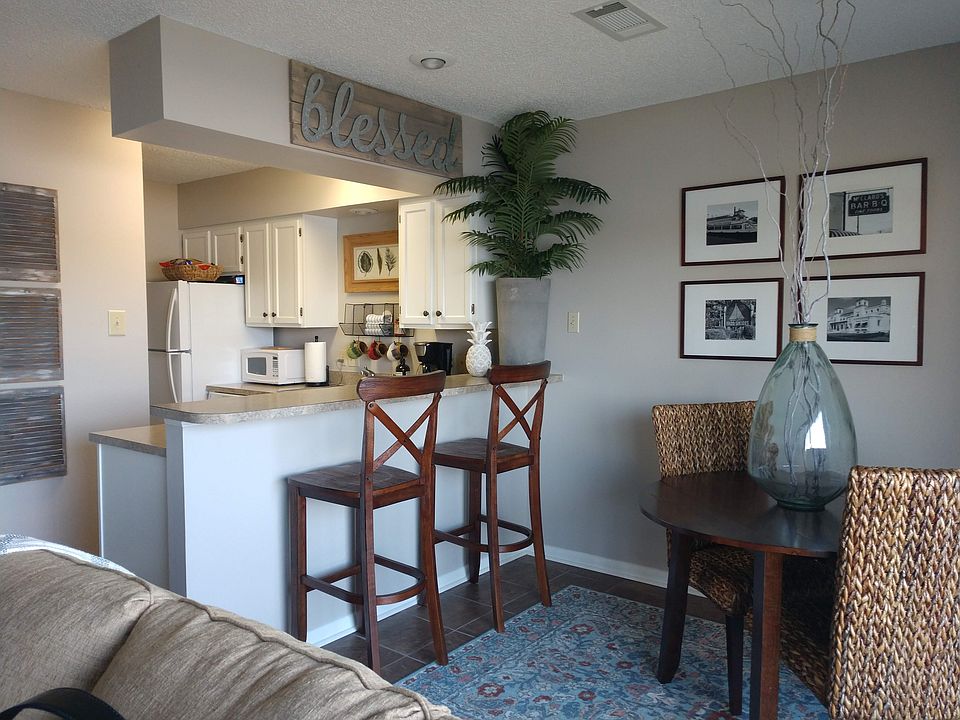 1st image of 400 Farr Shores Dr APT 1D