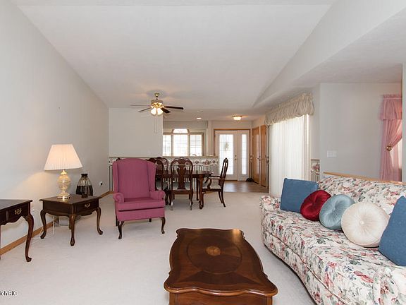 2nd image of 110 Bridgewood Dr