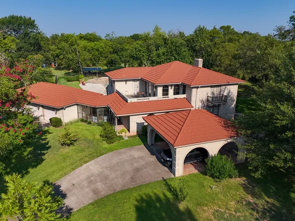 408 Rainey St, Bonham, TX 75418
