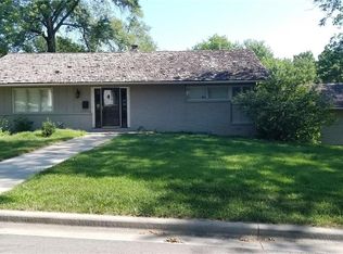3004 W 82nd Ter, Leawood, KS 66206