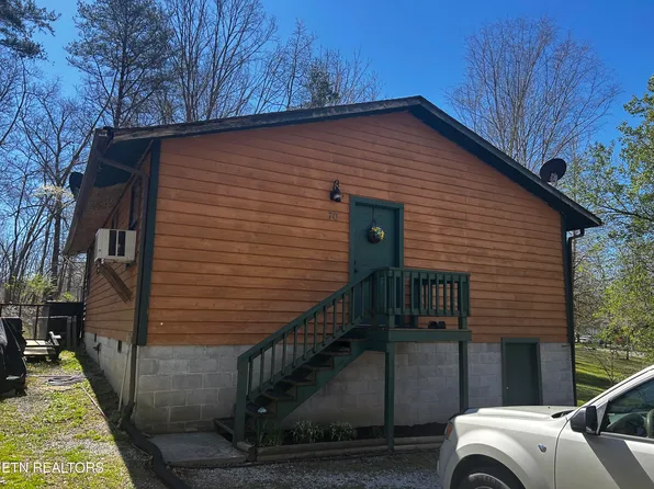 70 Linger Lake Dr, Crossville, TN 38571