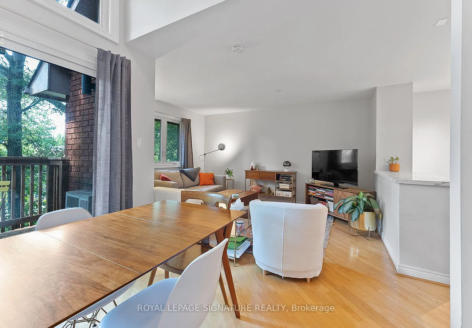 357 Albany Avenue Townhouses — Photo 3