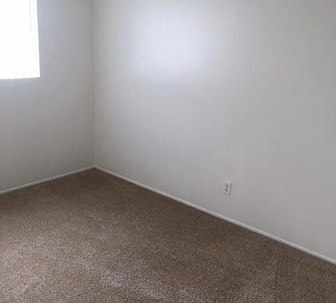 4th image of 704 S Knott Ave #48