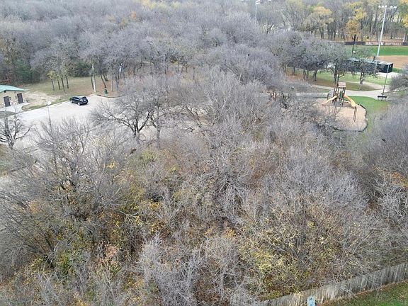 2nd image of 4713 Woodhaven Ln