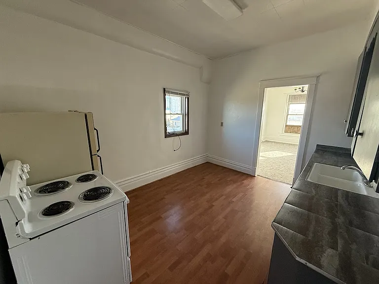104 W Main St #5 — Photo 4