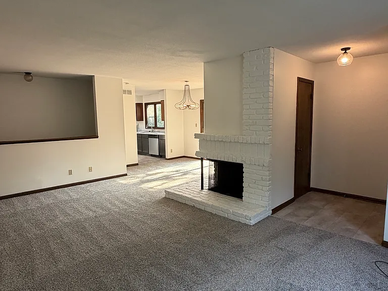 3321 Wildbriar Ln — Photo 13