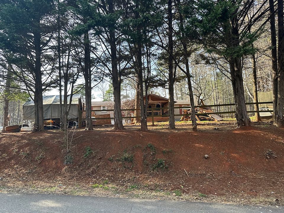 1st image of 28 Mountain Lake Dr